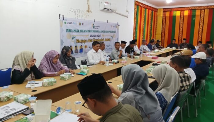Academic Partner, IAIN Langsa Gandeng MAA Dan PWI Gelar Diskusi Adat