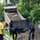 Akses Jalan Menuju Masjid Rusak Parah, Ricky Perbaiki Dengan Dana Pribadi
