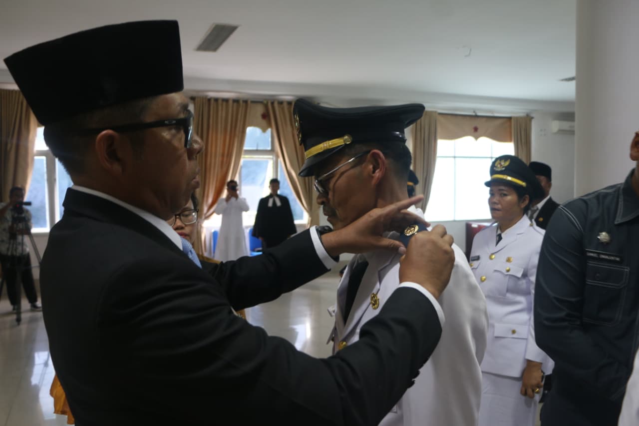 Bupati Lantik Pejabat Administrator Dan Pengawas Pemkab Taput