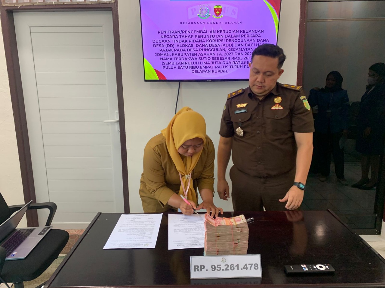 Kejari Asahan Terima Pengembalian Rp95 Juta Dugaan Penyelewengan DD Punggulan