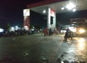 Solar Dan Pertalite Langka Di Aceh Selatan, Kendaraan Mengantre Berjam-jam Di SPBU