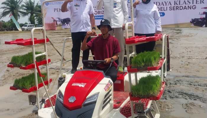Deliserdang Kabupaten Pertama Di Sumut Gunakan Drone Sprayer Pertanian