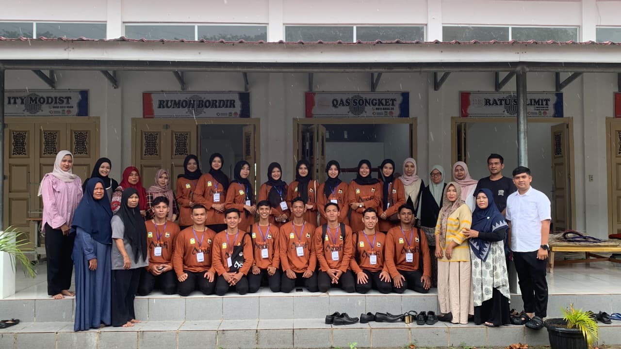 Finalis Duta Wisata Aceh Besar Kunjungi Dekranasda, Kenali Potensi Ekonomi Kreatif Lokal