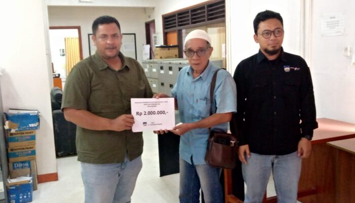 Peduli Bocah Tanpa Anus, PT SMM Serahkan Bantuan