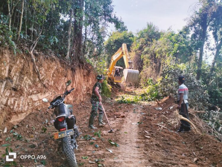 Satgas TMMD Ke-126 Kodim 0119/BM Gencar Buka Akses Jalan Demi Kemajuan Desa