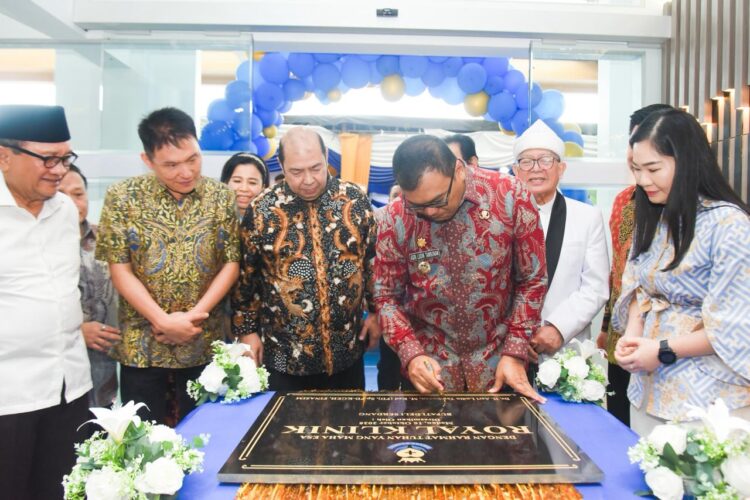 Resmikan Royal Klinik, Bupati: Deliserdang Membuka Ruang Investasi Di Berbagai Sektor