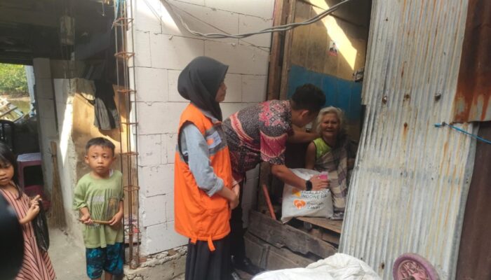 Lurah Rappokalling Gandeng Rumah Zakat, Sapa Janda Dan Lansia Dengan Sembako