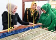 Anggota DPD RI Darwati A. Gani Berkunjung Ke Sentra IKM Dekranasda Aceh Besar