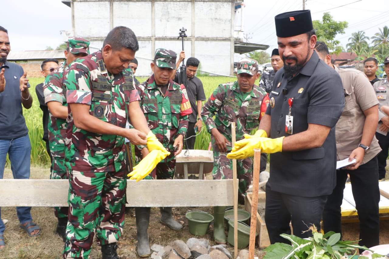 Danrem 011/Lilawangsa Letakkan Batu Pertama Pembangunan Koperasi Desa Merah Putih Di Aceh Timur