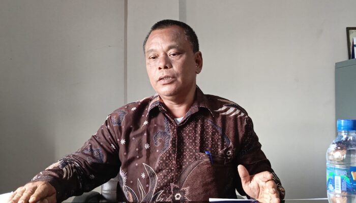 Terkait Jalan Ambles, Ini Penjelasan Kacab PDAM Samosir