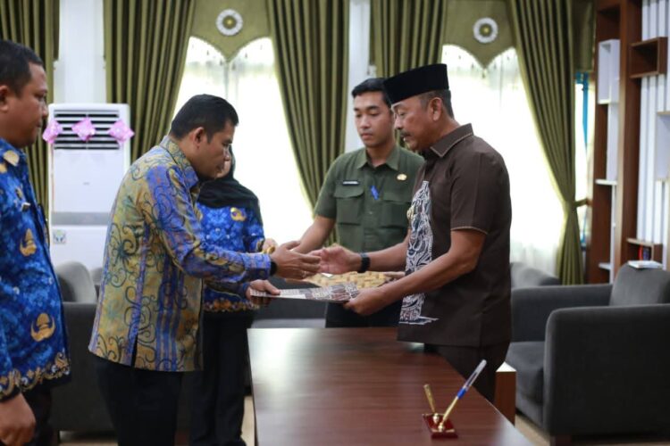 Diduga Imbas Suap Rp7,2 Miliar, Bupati Madina Copot Plt Kadis PUPR