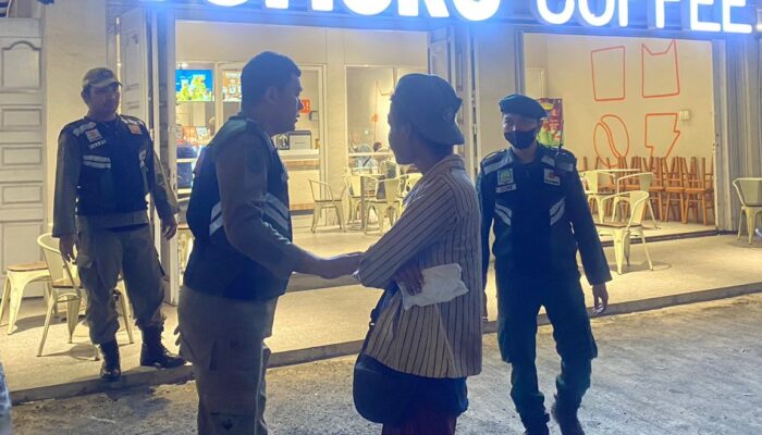 Ganggu Usaha, ODGJ Ditertibkan Satpol PP WH Banda Aceh