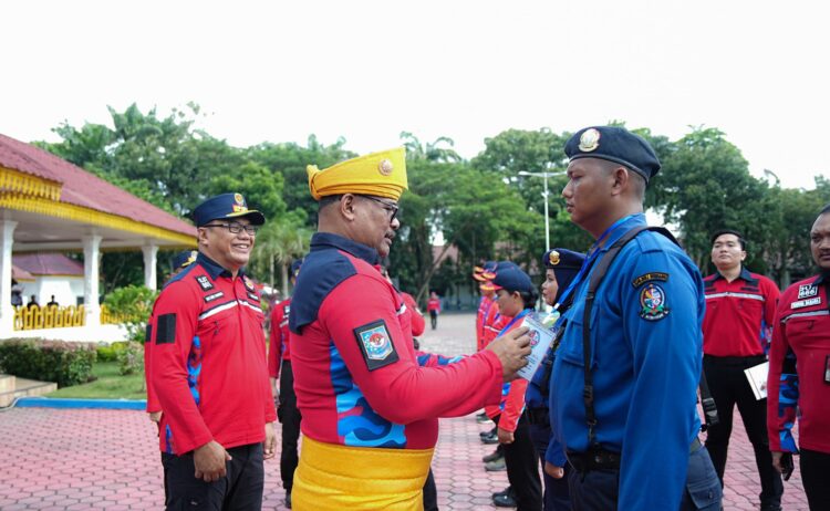 Pertama Di Sumut Miliki Redkar, Kemendagri Serahkan Penghargaan Kepada Bupati Deliserdang