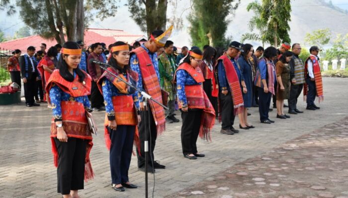 Upacara Hari Kesadaran Nasional, ASN Samosir Kompak Kenakan Ulos