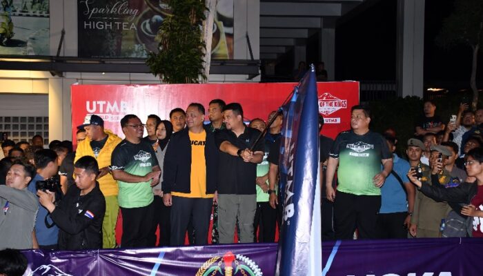 Bupati Samosir Bersama Gubsu Lepas Flag Off Trail Of The King 100 Km
