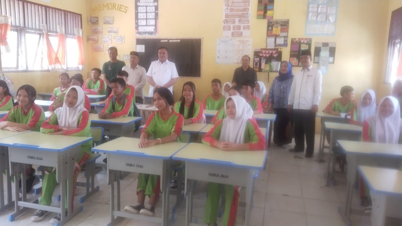 Bupati Agara Kunjungi Sejumlah Sekolah Dorong Semangat Belajar Siswa