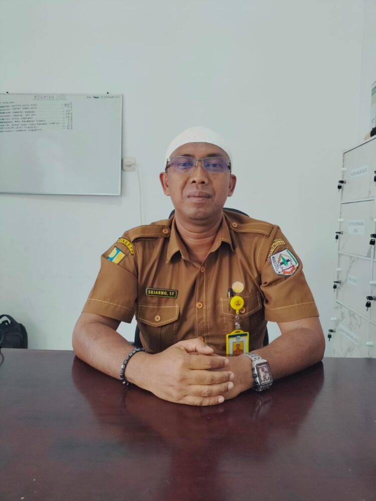 Dinas PUPR Agara Bersihkan Jalan