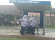 Shelter Lhoknga Terlalu Kecil, Siswa Kesulitan Berteduh Saat Hujan