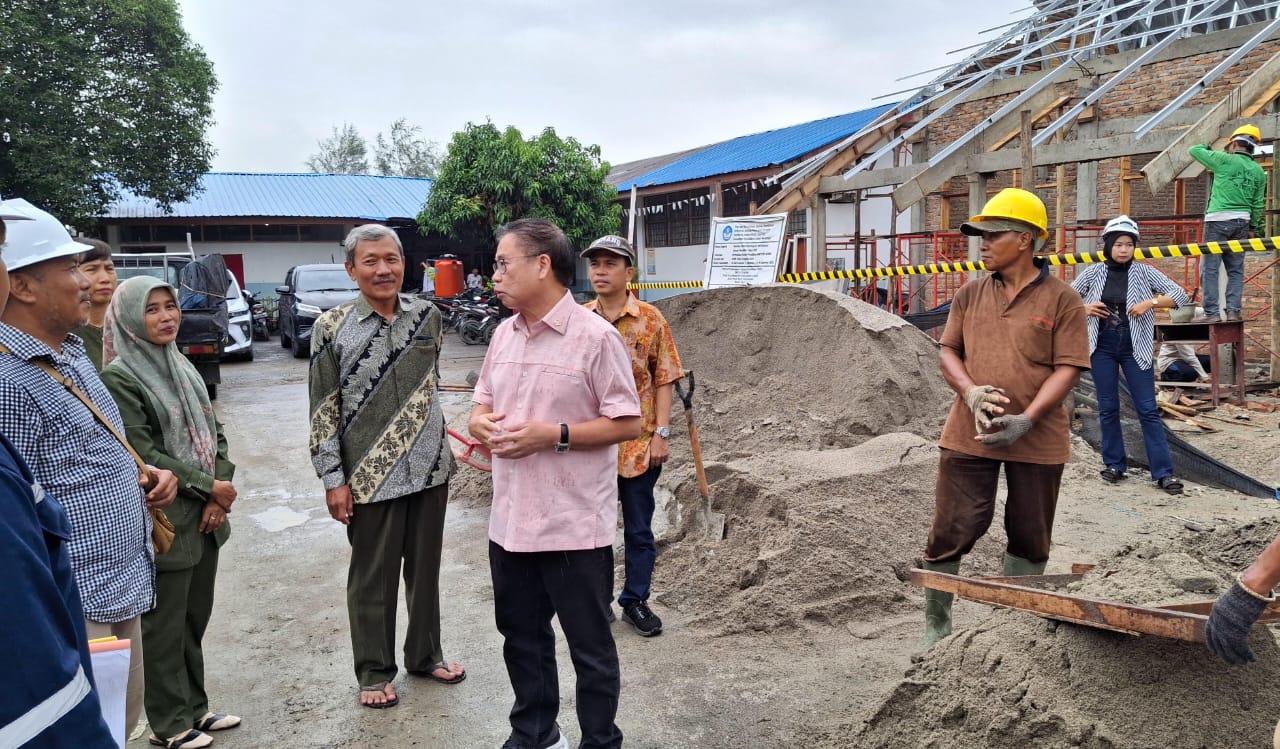 dr Sofyan Tan Bantu Revitalisasi SMP Suci Murni