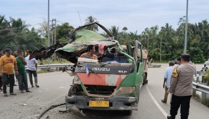 ADT Jumbo Kontra Mobil Box, Satu Ktitis Dua Terluka