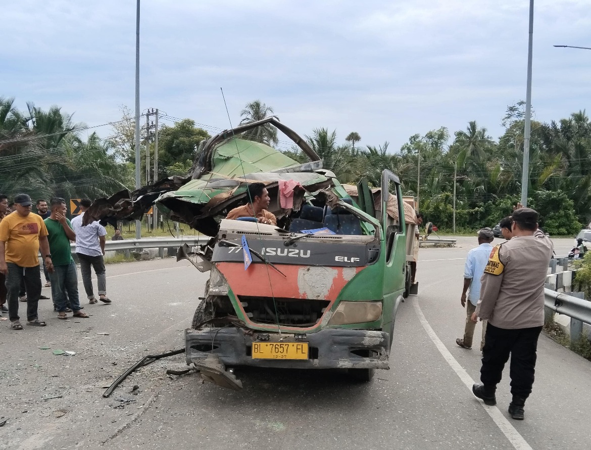 ADT Jumbo Kontra Mobil Box, Satu Ktitis Dua Terluka