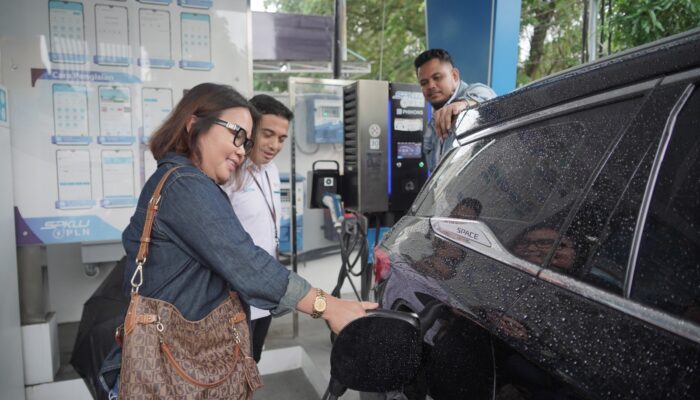 Gaungkan Era Kendaraan Listrik, PLN UID Sumut Ajak Media Jelajahi SPKLU Di Sumut