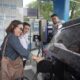 Salah Satu wartawan Media Online melakukan percobaan pengecasan pada SPKLU Rest Area Tol Medan - Tebing Tinggi.
