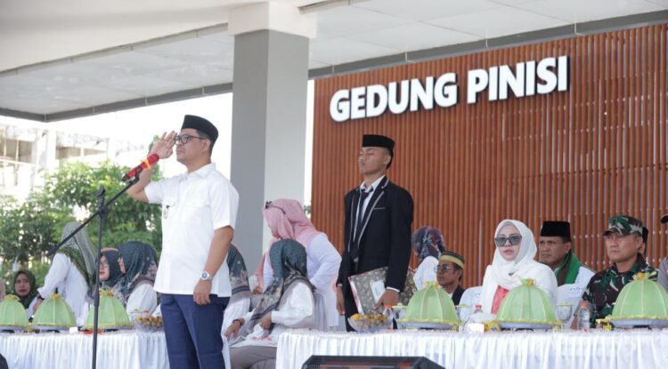 Wabup Edy Manaf Pimpin Upacara Hari Santri Nasional 2025 Di Bulukumba