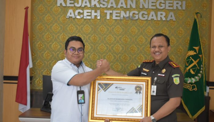 Pulihkan Keuangan Negara, Kejari Agara Terima Penghargaan Dari BPJS Ketenagakerjaan