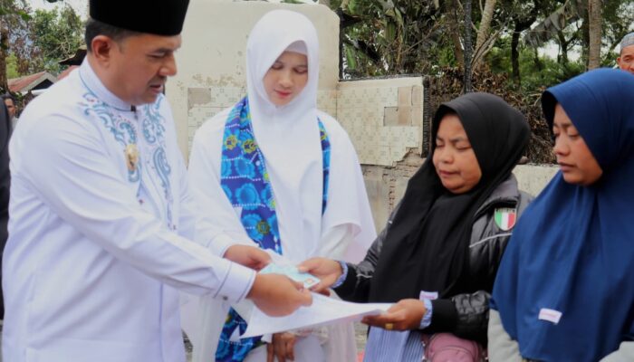Kebakaran Di Wih Nongkal, Wabup Aceh Tengah Salurkan Bantuan Darurat