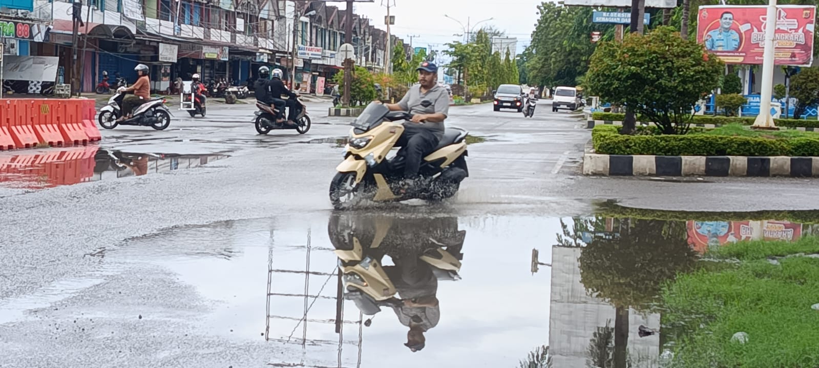 Drainase Kota Sigli Tersumbat, Genangan Tidak Kunjung Surut Dan Harapan Warga Yang Terendam