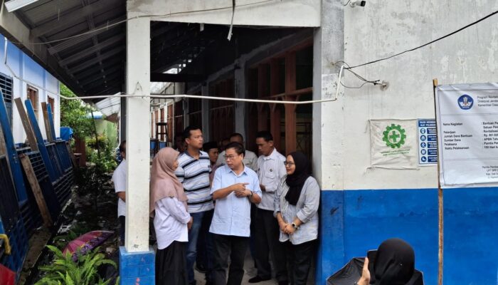 Dapat Bantuan Revitalisasi, dr Sofyan Yan Kunjungi SD Negeri 101819 Pancur Batu