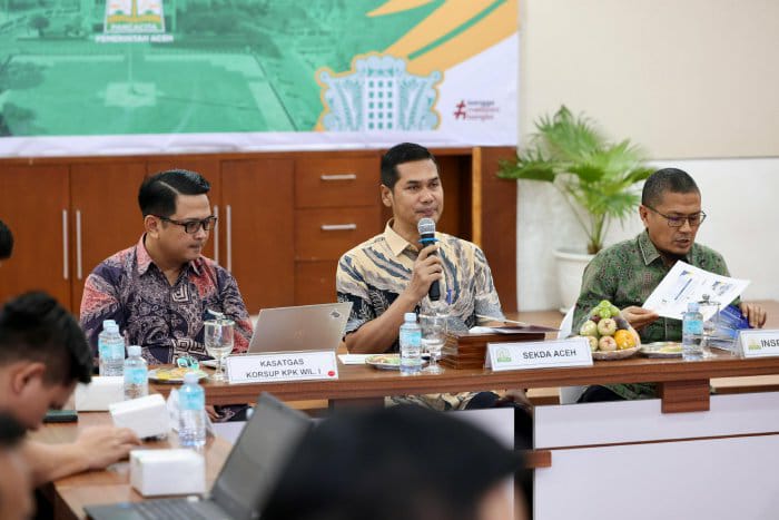 Rapat Bersama KPK, Sekda Aceh Targetkan 95 Persen Capaian MCSP Aceh 2025