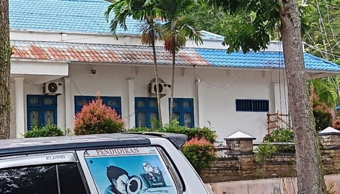 Sekwan “Bungkam”: Atap Gedung DPRD Madina Dua Warna
