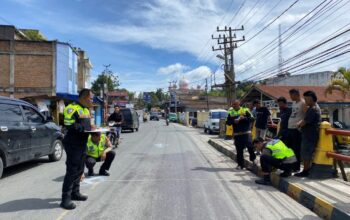 Sepeda Motor Hantam Dinding Truk, 1 Meninggal 2 Luka-luka