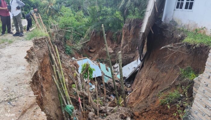 Longsor Semakin Parah, Warga Minta Pemkab Batubara Segera Tangani