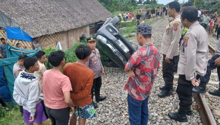 Kecelakaan Maut Kereta Api-Mobilio Di Beringin, 1 Tewas, 2 Luka