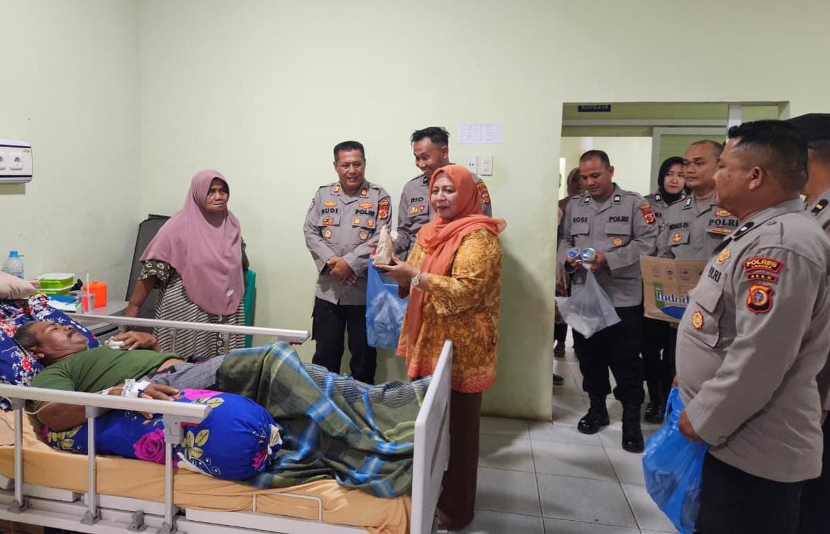 Kolaborasi Berbagi Keberkahan Satbinmas Polres Langsa Dan RS Cut Meutia