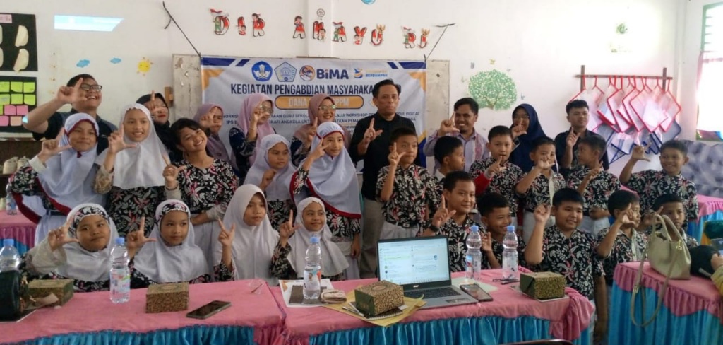 Dosen UGN Latih Guru SD Di Sidimpuan Membuat Modul Digital Berbasis Etnografi Angkola