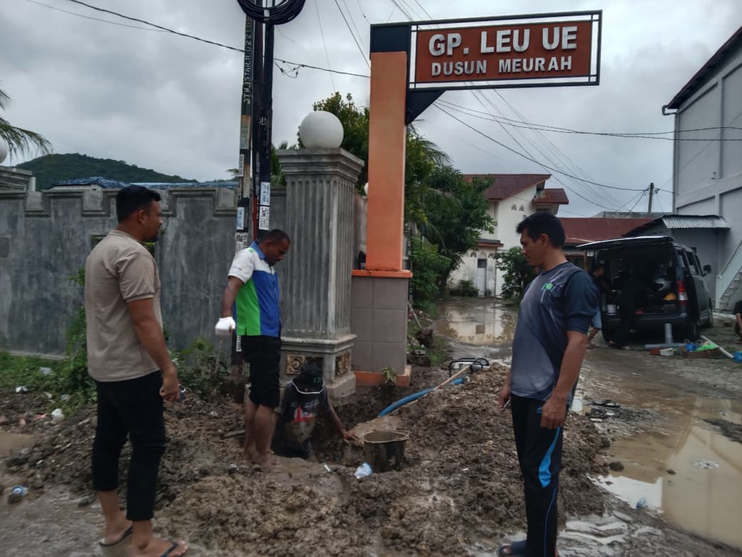 PDAM Tirta Mountala Aceh Besar Gerak Cepat Tangani Kebocoran Di Leu Ue