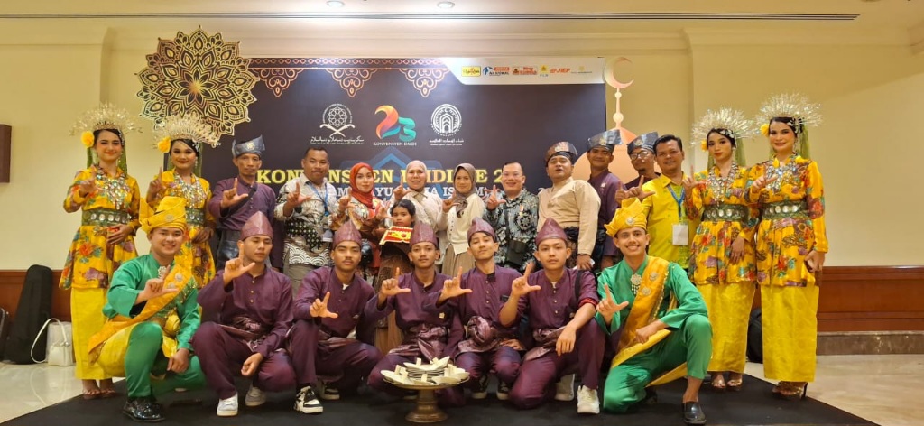 Tim Kesenian Binaan Ketua PKK Langkat Sukses Tampilkan Tari Dulang Di Jakarta