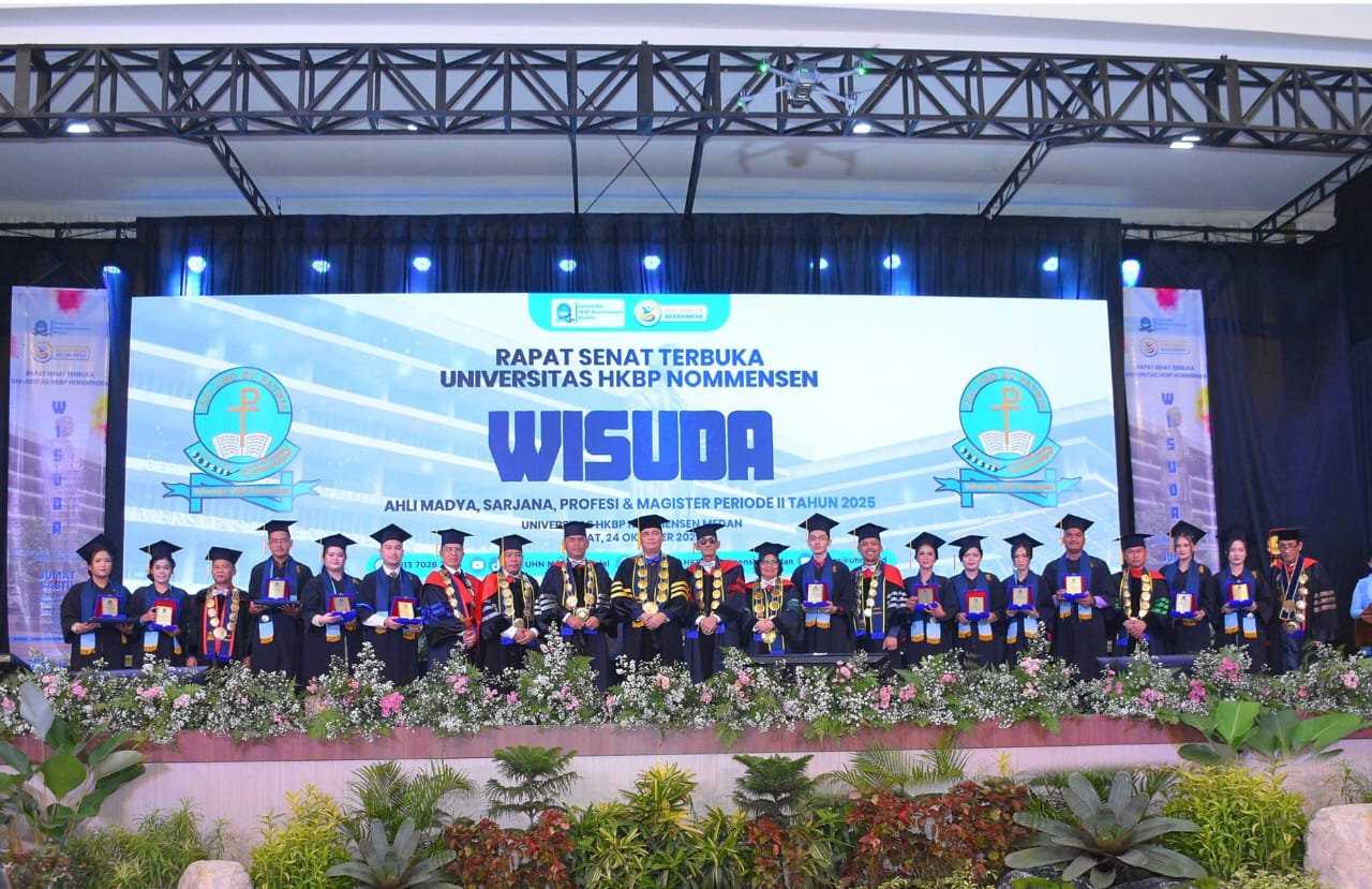 Lantik 1.000 Wisudawan, Rektor UHN Tegaskan Pentingnya Pendidikan Berbasis Outcome Dan Berdaya Saing Internasional