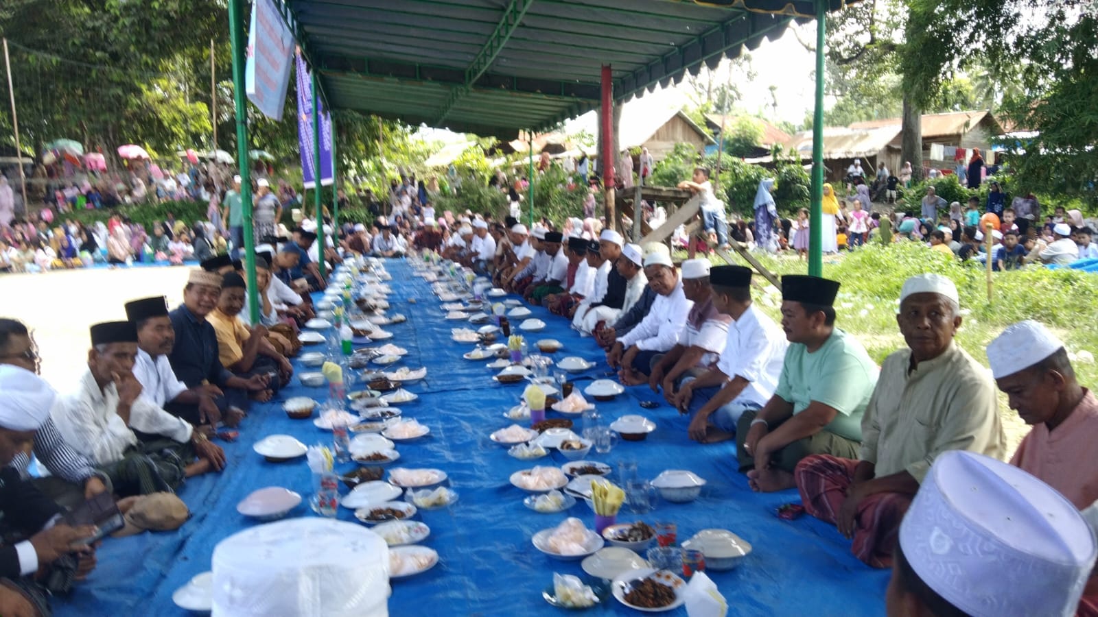 Panen Melimpah, Warga Desa Pidoli Lombang Gelar Syukuran