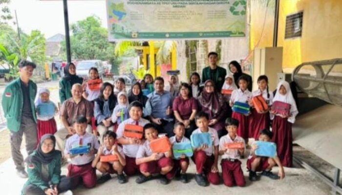 Edukasi Pengelolaan Sampah Melalui Pemilahan Dan Eco Eduwisata Ke TPST USU Pada Sekolah Dasar Di Medan