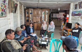 Dosen Politeknik Pembangunan Pertanian (Polbangtan) Medan melaksanakan magang lapangan bersama petani kopi di Kabupaten Humbang Hasuduntan.