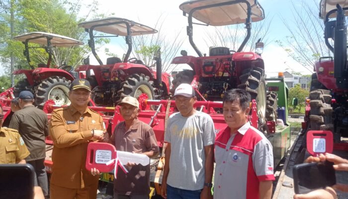Bupati Armia Minta Kelompok Tani Harus Menjaga Dan Merawat Bantuan Pemerintah