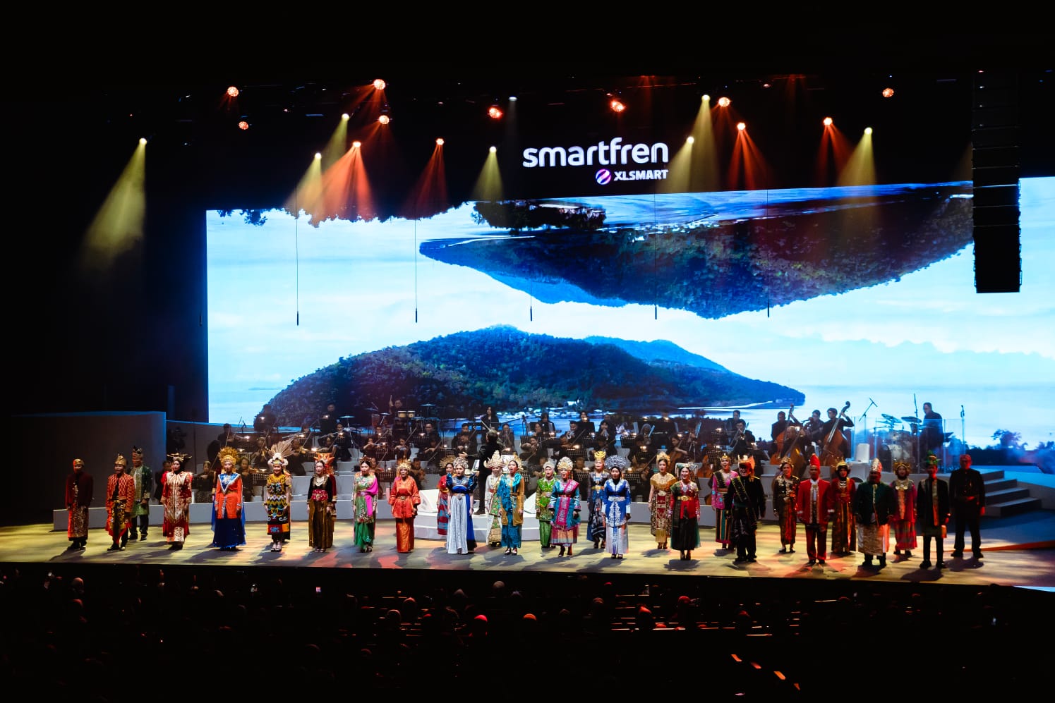 Konser Smartfren Malam 100 Cinta 2025′, Rayakan Cinta Melalui Seni Dan Teknologi Digital