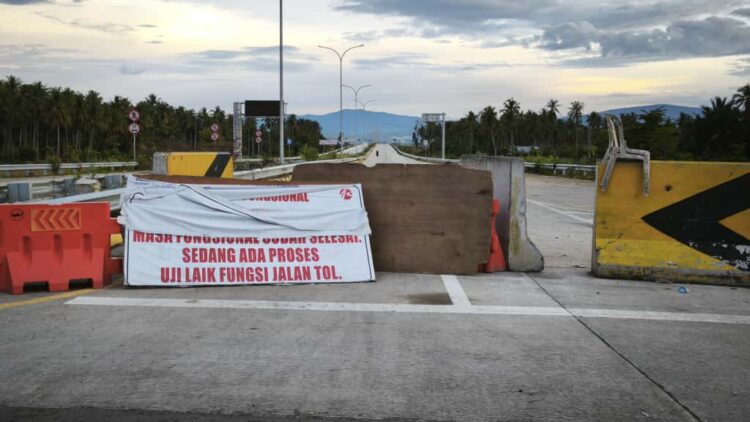 Pintu Tol Sibanceh Harapan Di Bawah Bayang Gunung Seulawah
