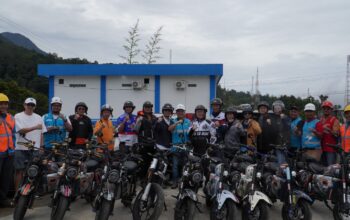 Bersinergi dengan Komunitas Electric Vehicle Sumatera Utara (KOMET), PLN UID Sumut menggelar kegiatan “Tour with EV” yang menempuh rute Medan–Berastagi (25/10), sebagai bagian dari kampanye Electrifying Lifestyle dan upaya mempercepat transisi menuju energi bersih.