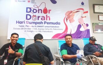 Dalam memperingati Hari Sumpah Pemuda tahun 2025, karyawan XLSMART menggelar kegiatan donor darah di Pekanbaru bekerja sama dengan Majelis Taklim XLSMART (MTXLSMART) dan Palang Merah Indonesia (PMI) Kota Pekanbaru.